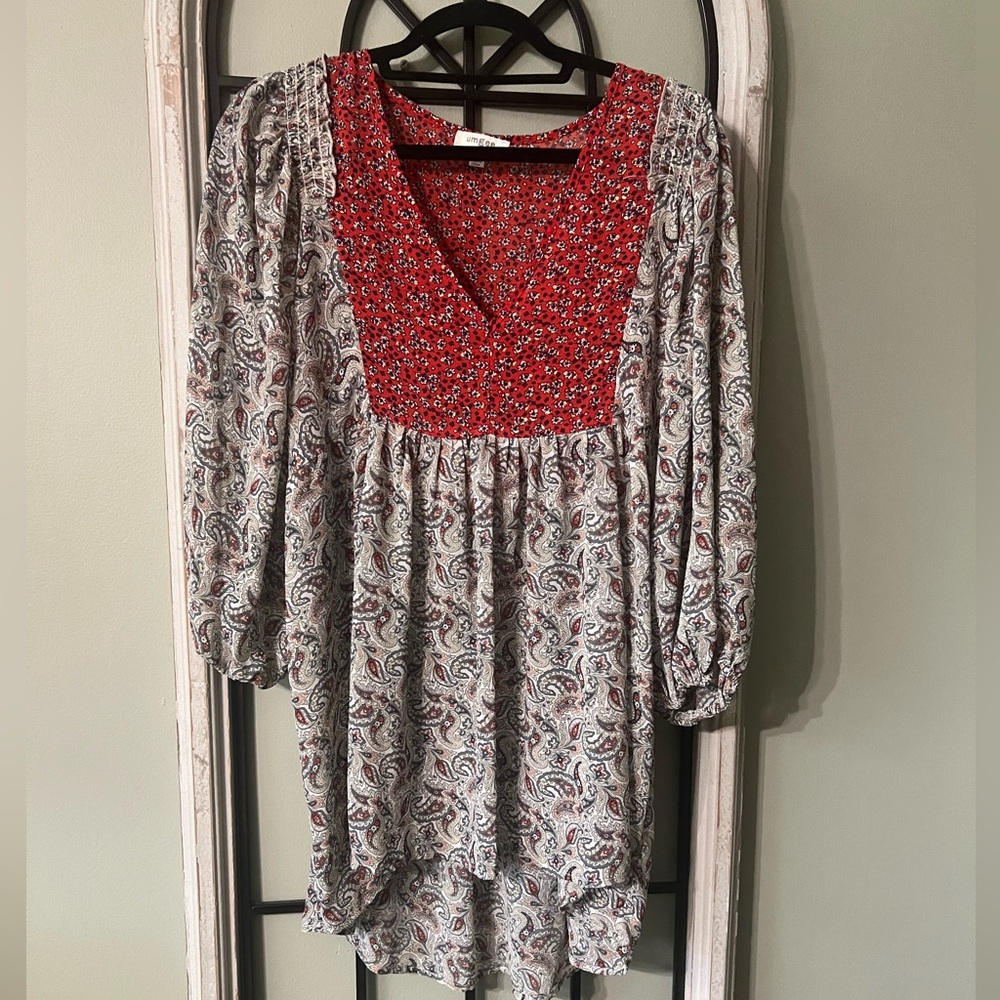 Umgee Red and Gray Paisley Blouse